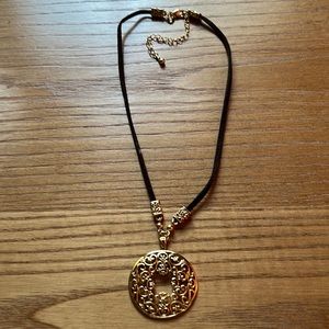 Like new black & gold necklace